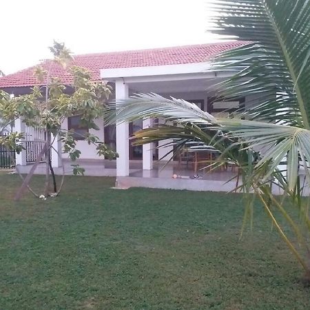 Negombo Holiday Home Екстериор снимка